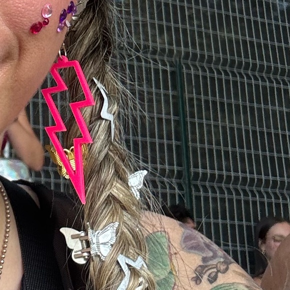 Bright Neon Pink Lightning Bolt Earrings - Eye-Catching Statement Piece - Picture 4 of 4